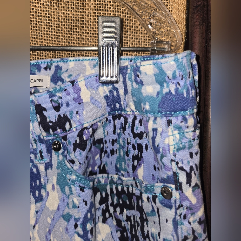NWOT Women's Nine West Chrystie Capri Blue Abstract Print Pants Size 16 - Picture 8 of 13
